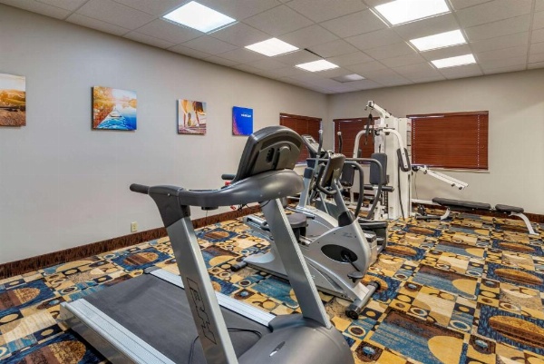 Comfort Suites image 25