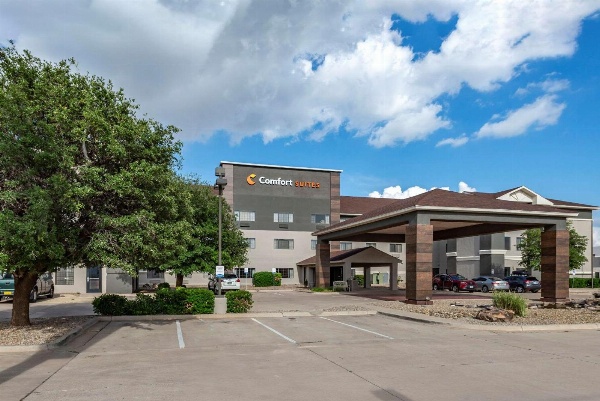 Comfort Suites image 3